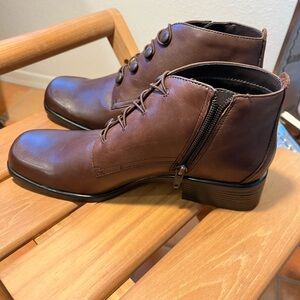 Brown booties-Liz Baker retro boots. Excellent condition.